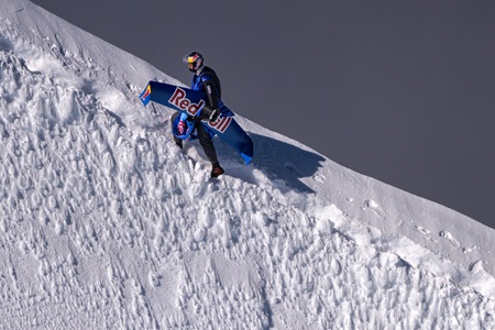 Red Bull: Revolutionary Wingsuit Foil Pushes Human Flight to New Limits with 12.5km BASE World Record